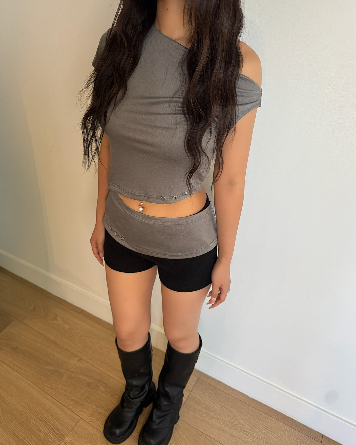 AFTER HOURS SHOULDER TOP