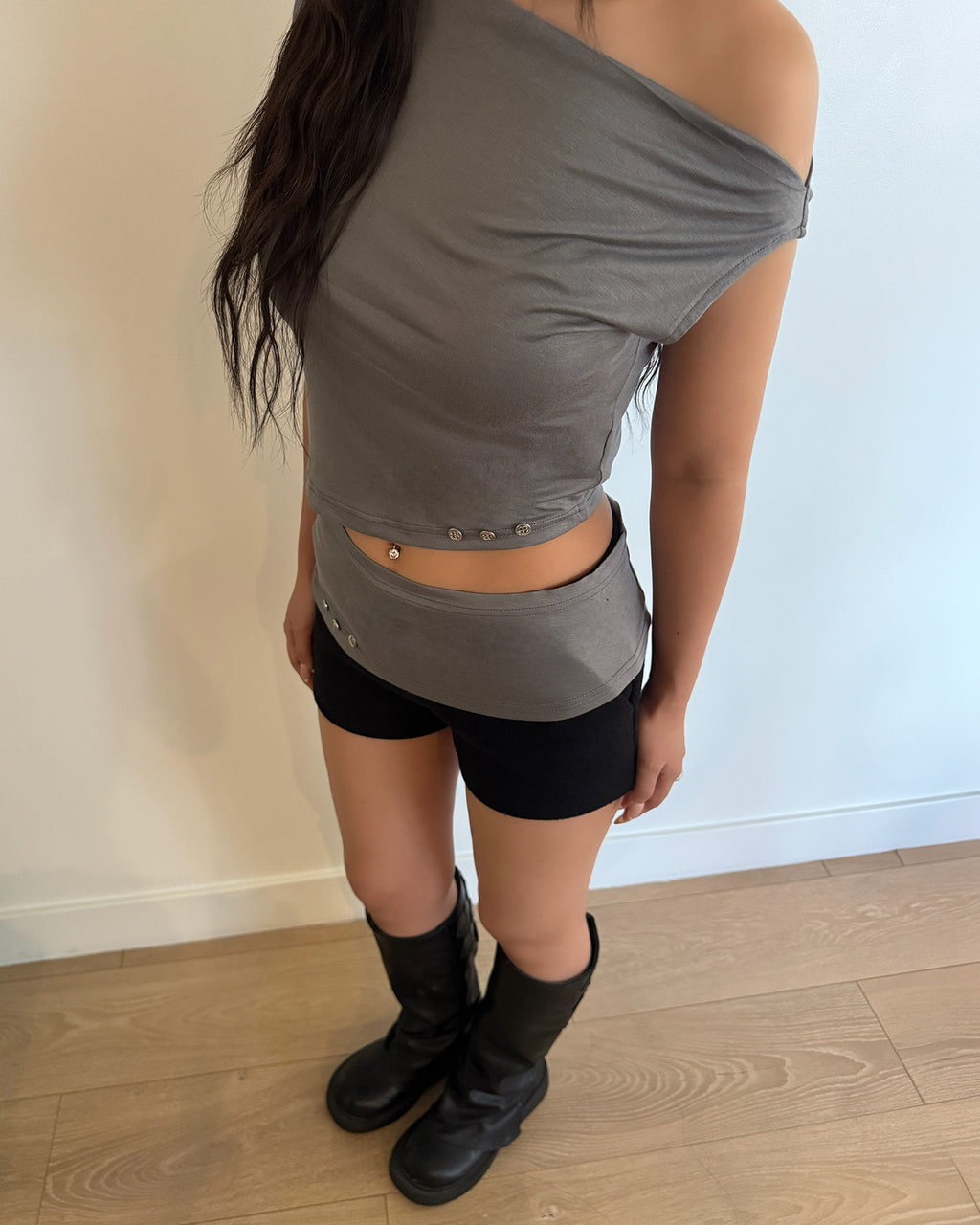 AFTER HOURS SHOULDER TOP