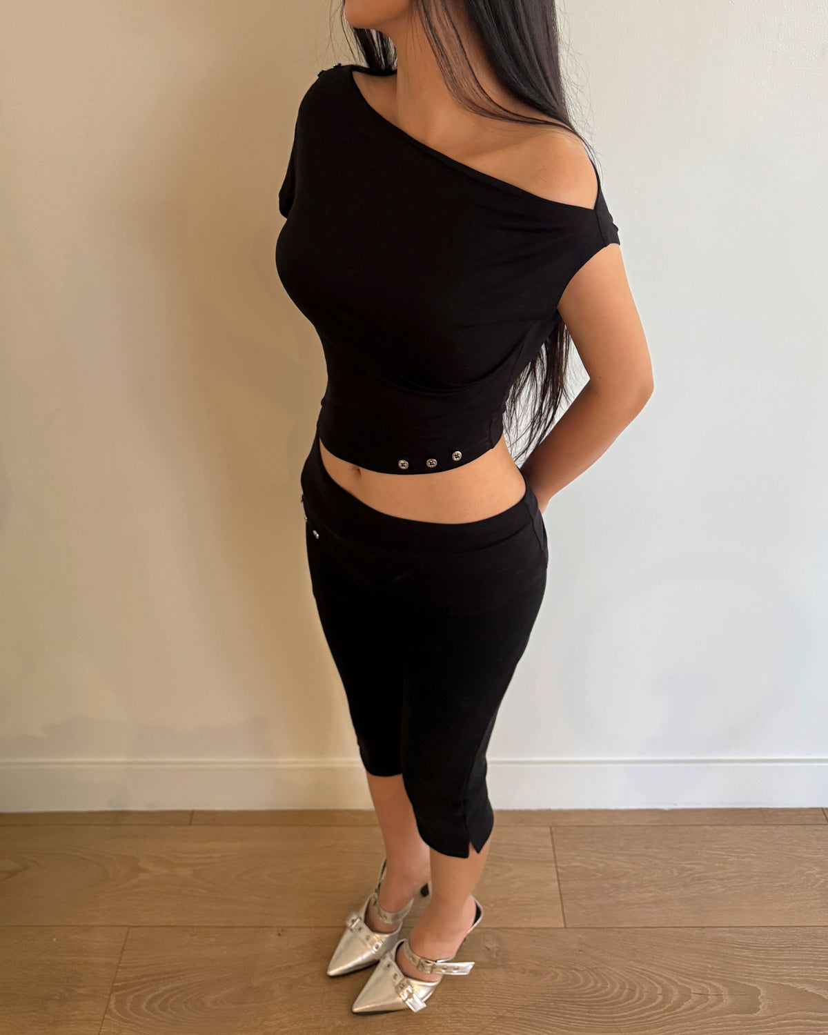 AFTER HOURS SHOULDER TOP