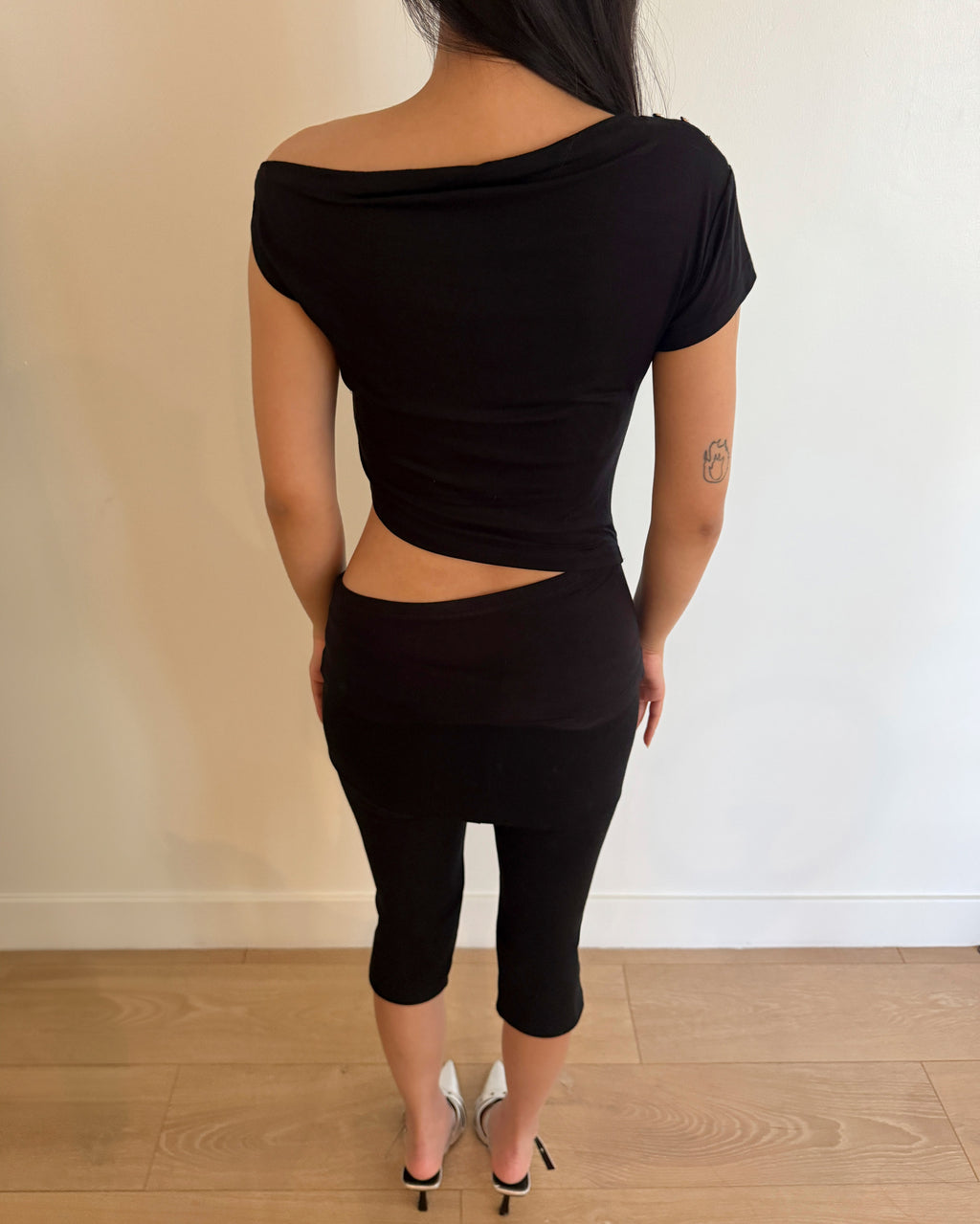 AFTER HOURS SHOULDER TOP