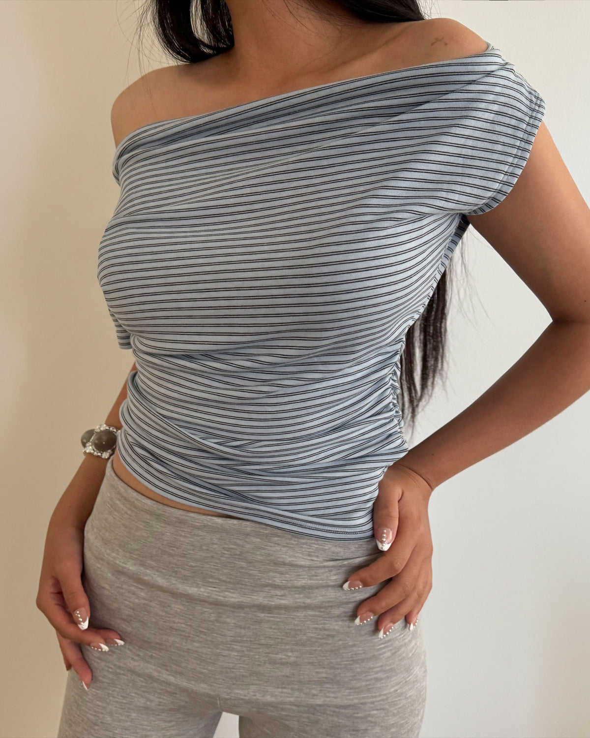 SLOANE ONE-SHOLDER TOP